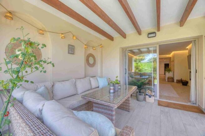 02-santa ponsa-Sanierte Gartenwohnung mit Gemeinschaftspool-kaufen-sofa