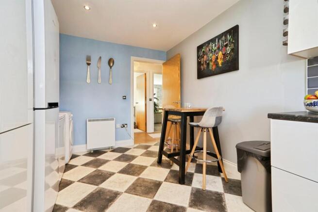 2 bed Apartment for sale Image 7