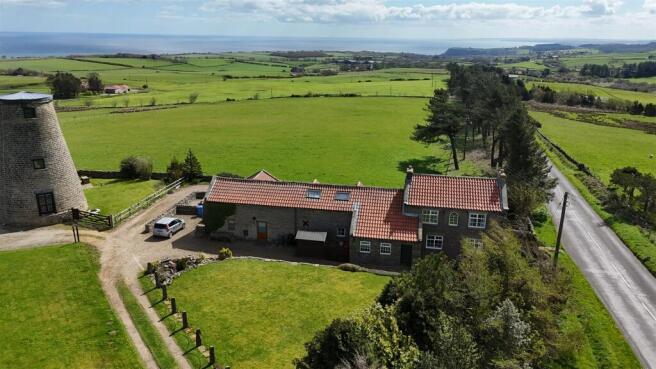 4 bed Detached for sale Image 4
