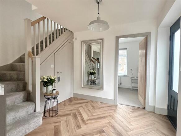 1 bed Detached for sale Image 5