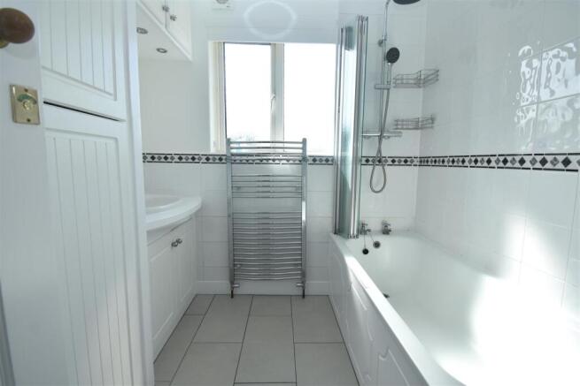 3 bed End of Terrace to rent Image 8