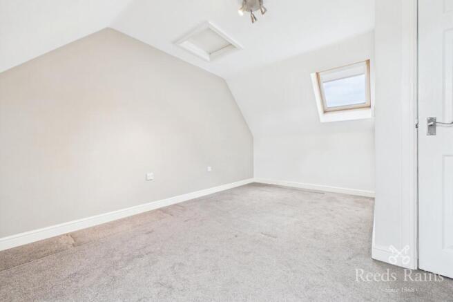 3 bed Semi-Detached to rent Image 10