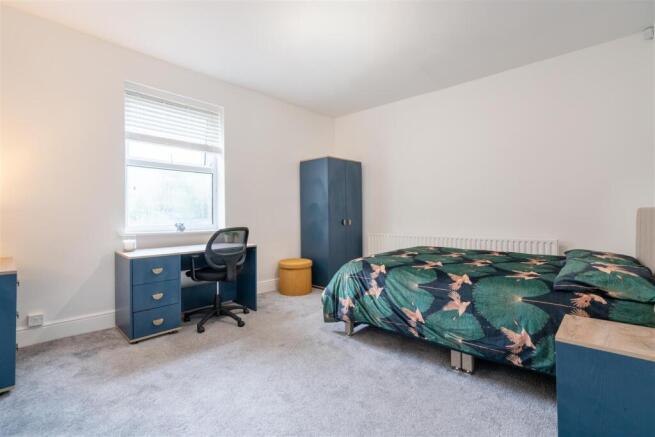 Bedroom 1.jpg