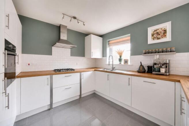3 bed Semi-Detached for sale Image 4
