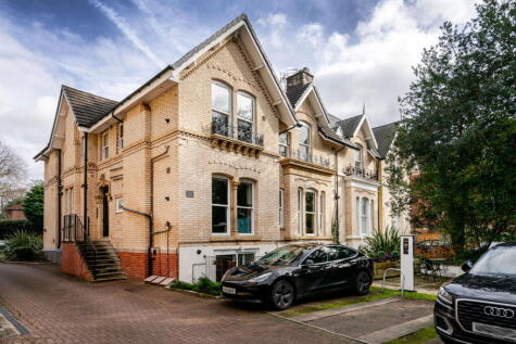 Edge Lane, Manchester, M21 9JF