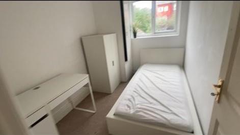 4 bed End of Terrace to rent Image 8
