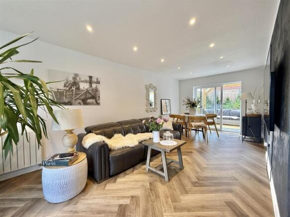 Living/Dining Room