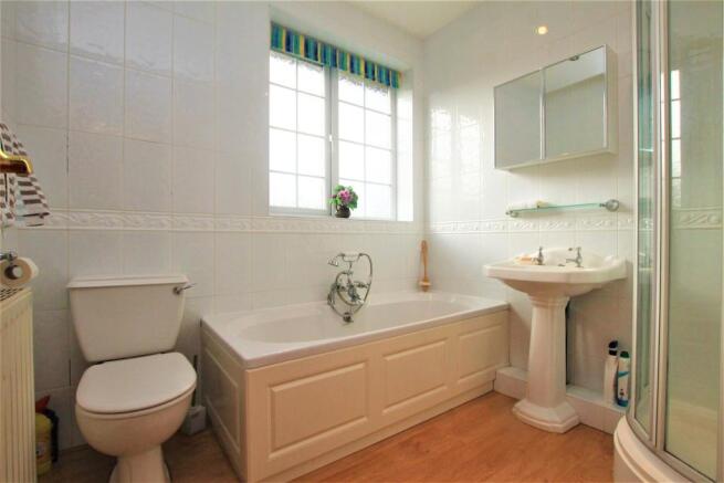 27A Rydal Road bathroom.JPG