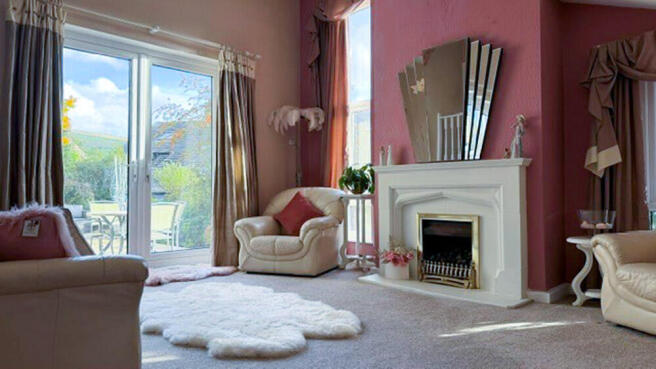  9 Clydesdale Rise, Diggle, OL3 5PX photo 4