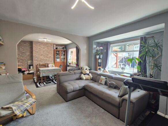 Lounge/Dining Room