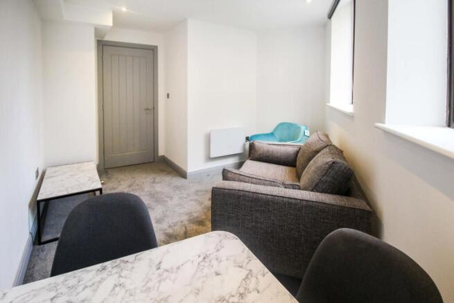 1 bed Flat to rent Image 4