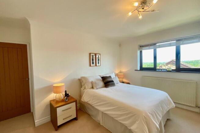 3 bed Bungalow for sale Image 10