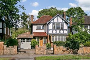 9, Hurst Road, East Molesey KT8 9AQ
