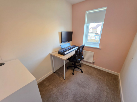 3 bed Semi-Detached for sale Image 10