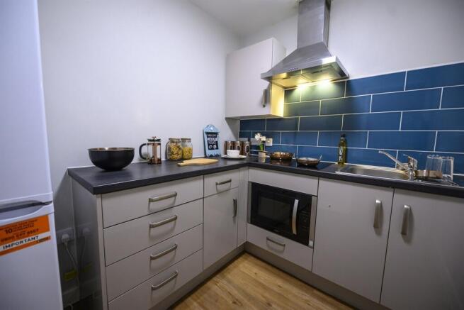 2 bed Apartment to rent Image 6