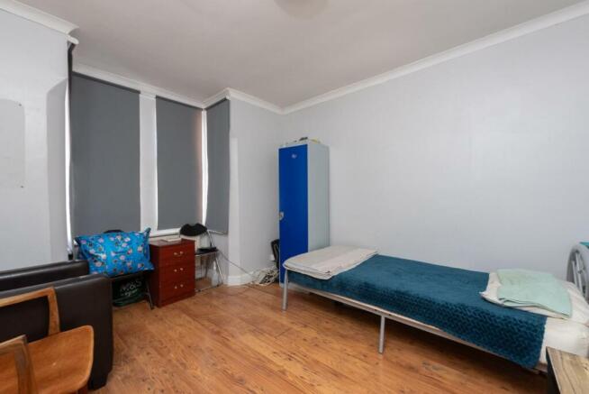 64 Alpine St6.jpg