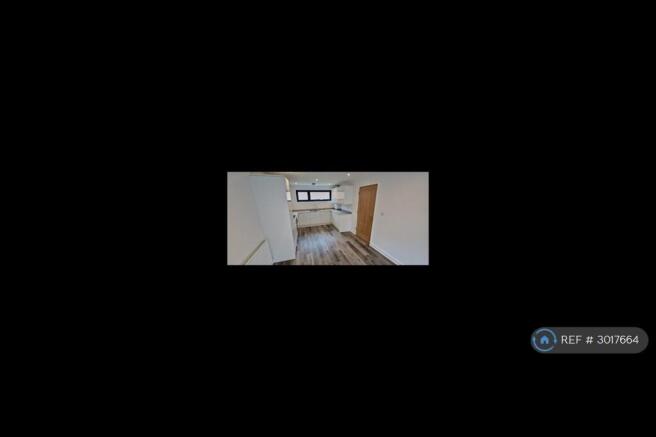 2 bed Flat to rent Image 11