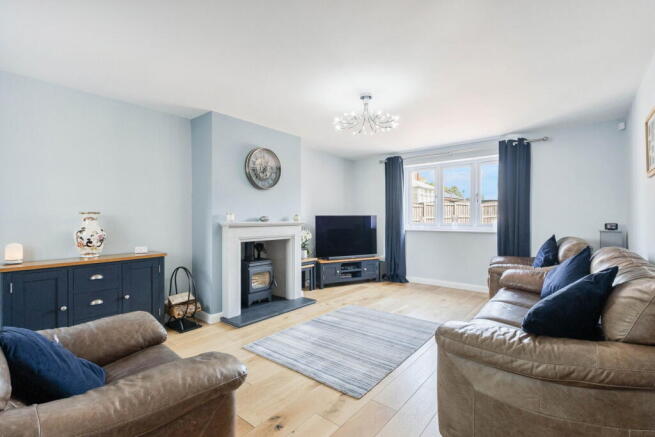 4 bed Detached Bungalow for sale Image 10
