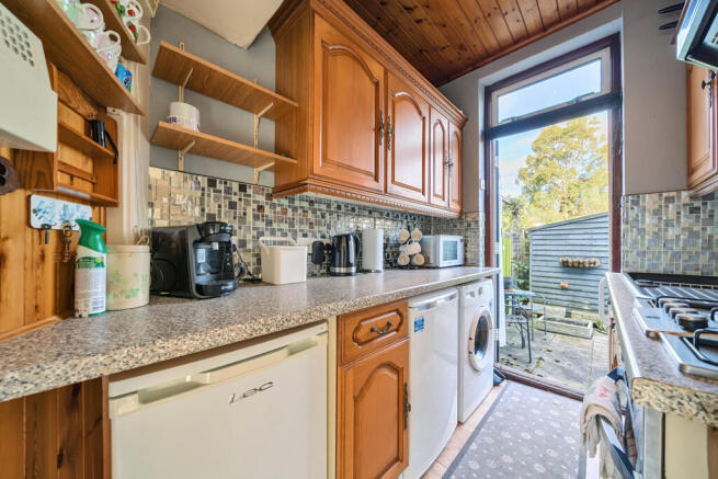 1419710-5-699db30...