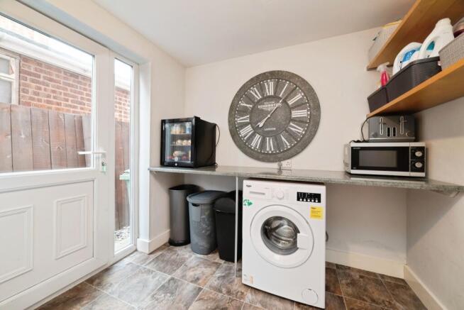 4 bed Semi-Detached for sale Image 12
