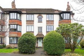 32, Forest Court, London E11 1PL