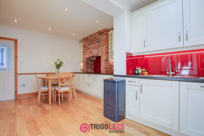 2 bed Semi-Detached for sale Image 8