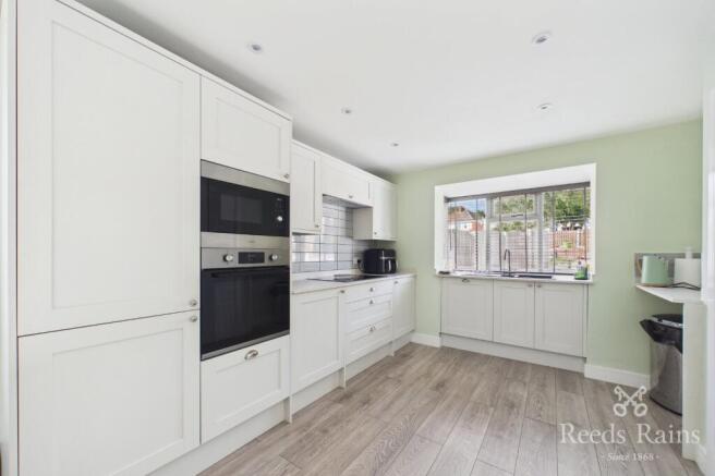 4 bed Detached for sale Image 6