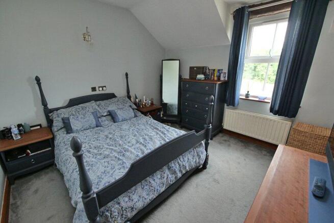 3 bed Semi-Detached for sale Image 11
