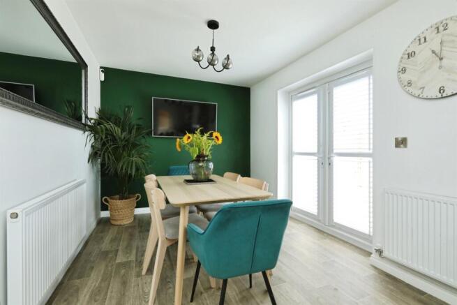 4 bed Detached for sale Image 8
