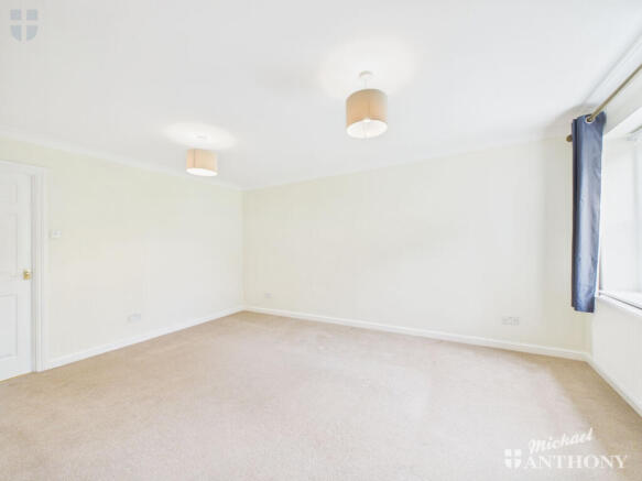 Redwood Drive, Aylesbury photo 4