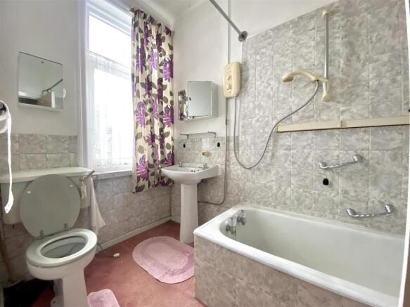 2 bed Terraced for sale Image 8