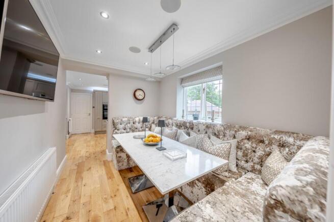 4 bed Detached for sale Image 11