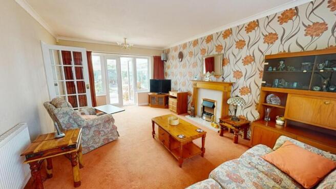 LOUNGE/DINING ROOM