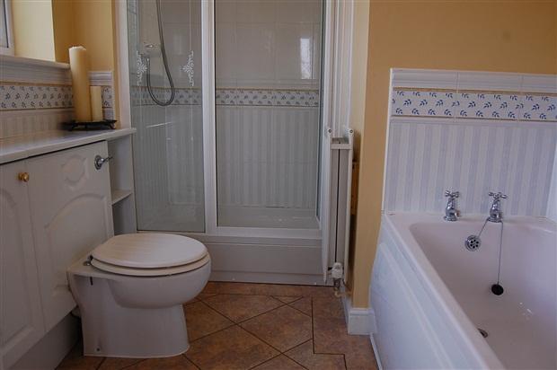 En-Suite Bathroom