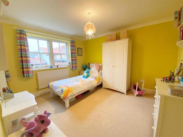 Bedroom 2 pic 1.jpg