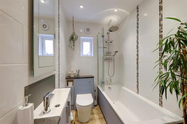 Apartment in Worthing, West Worthing - More