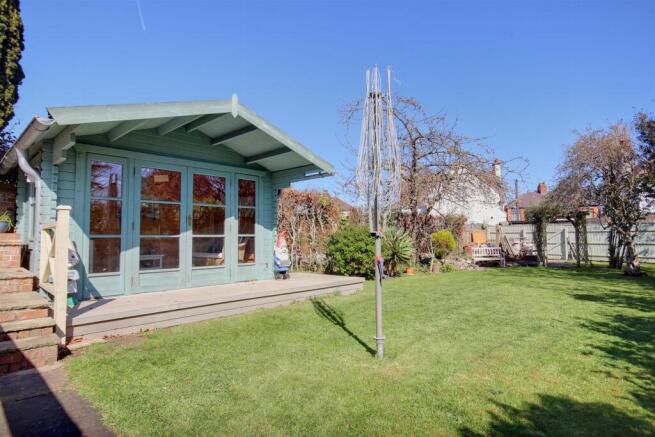 4 bed Semi-Detached for sale Image 12