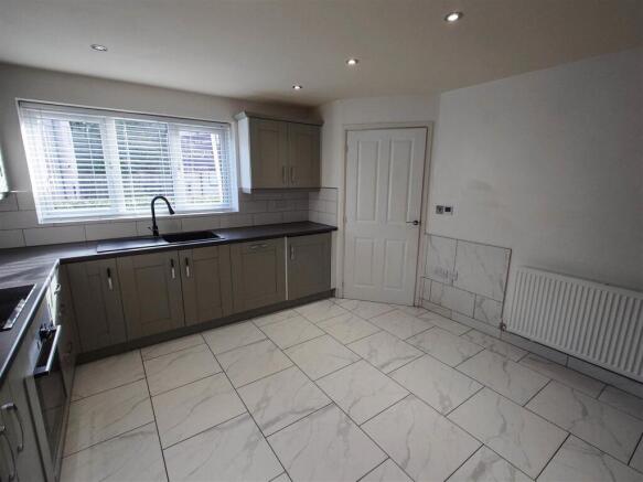OPEN PLAN DINING KITCHEN