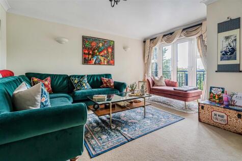 Jules Thorn Avenue, Enfield