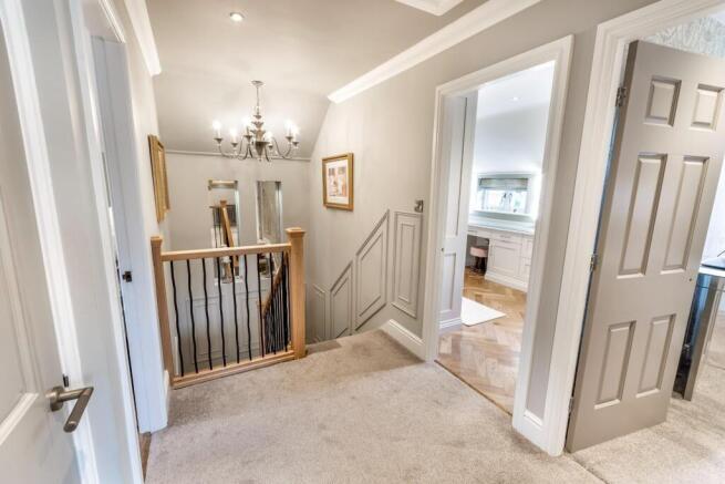 4 bed Detached for sale Image 10