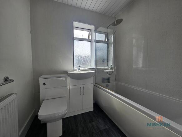 2 bed Terraced to rent Image 9