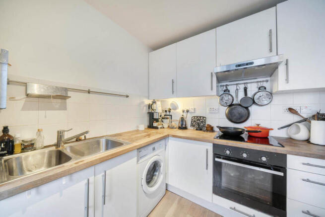 1408927-6-698600e...