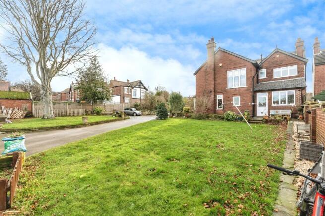 4 bed Detached for sale Image 10