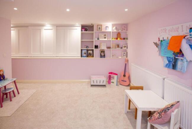 2 bed Terraced for sale Image 6