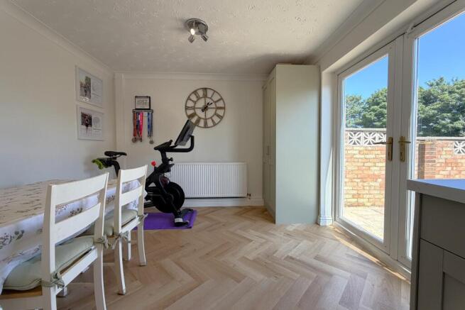 3 bed Semi-Detached for sale Image 7