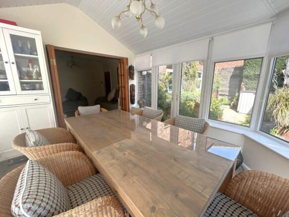 5 bed Detached for sale Image 7