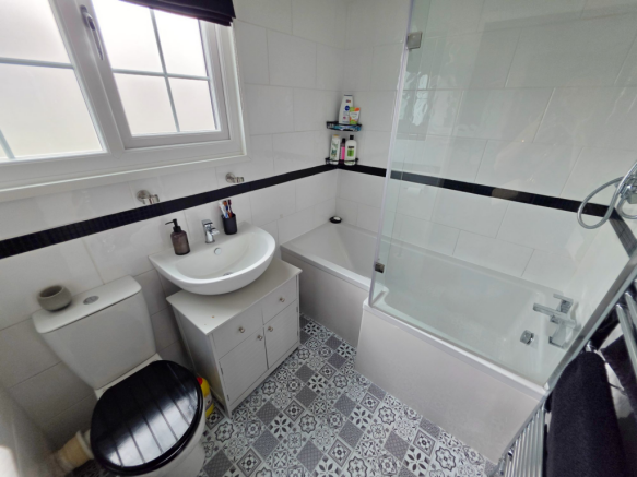 3 bed Semi-Detached for sale Image 10