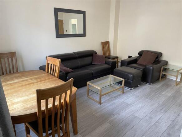 1 bed Terraced to rent Image 6