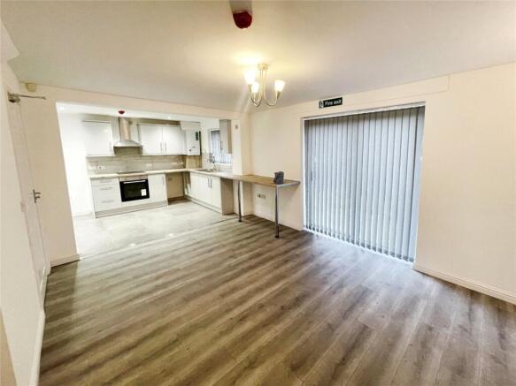 1 bed Detached to rent Image 10