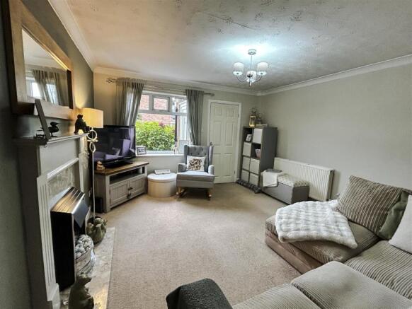 Boughton Drive, Swanwick, Alfreton photo 3